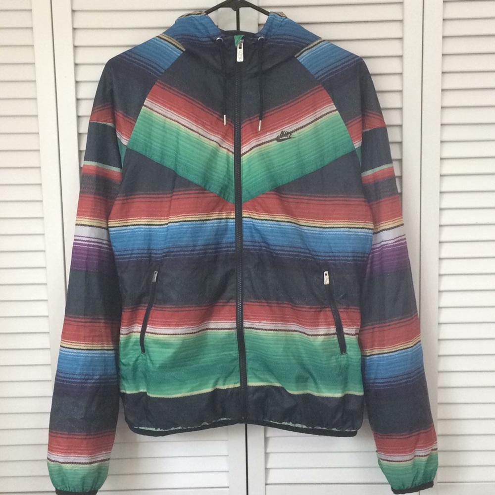 Nike women’s ‘Baja’ Windrunner
